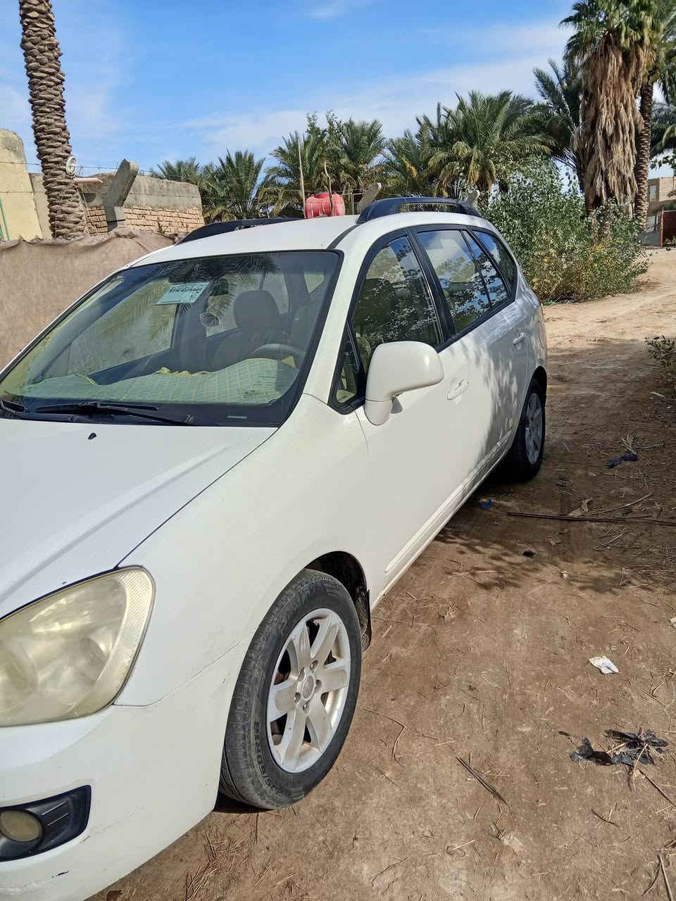 السلام عليكم سياره كارنز سبعه راكب 2009 للبيع السياره مكفوله من الدعاميه لدعاميه ما عده شخوط موضحهن بل صوره بل جاملغ الجهة السدر سنويه لسبعه وعشرين مكينه 2000السياره خليجيه وكير وكهربائيات خير من الله كله كفاله السعر 118وبيها مجال بصيط مكان السياره الديوانيه قضاء عفك رقم التواصل ***********
