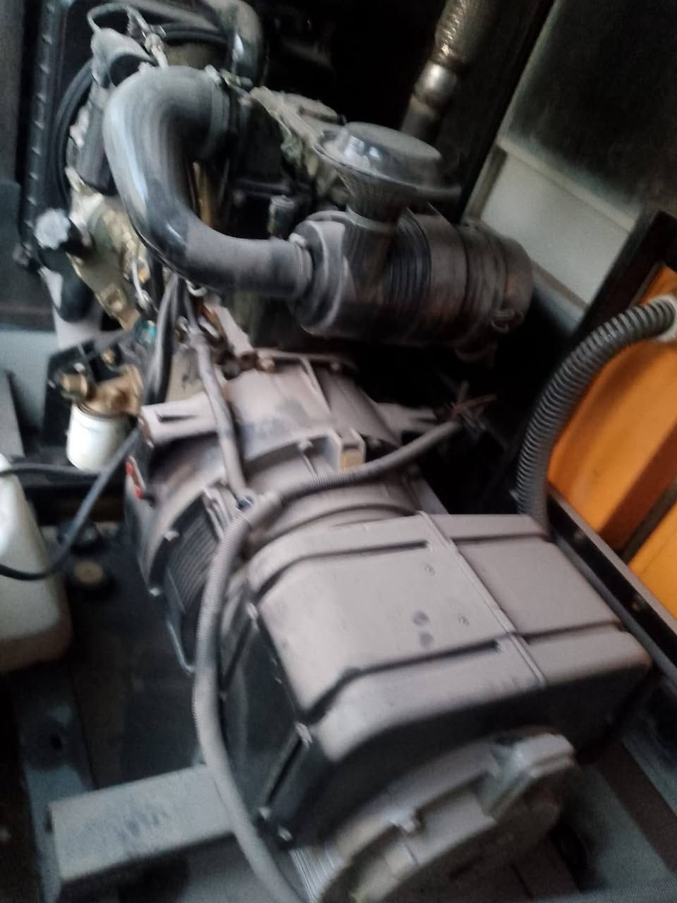 السلام عليكم عندي مولد لبيع بيركز نكليزي 3بستم راس توليد 33كيفي كاتم مولده بلادي مامفتوح عنوان بغداد ابوغريب ***********.  ***********. سعر 40وبي مجال
