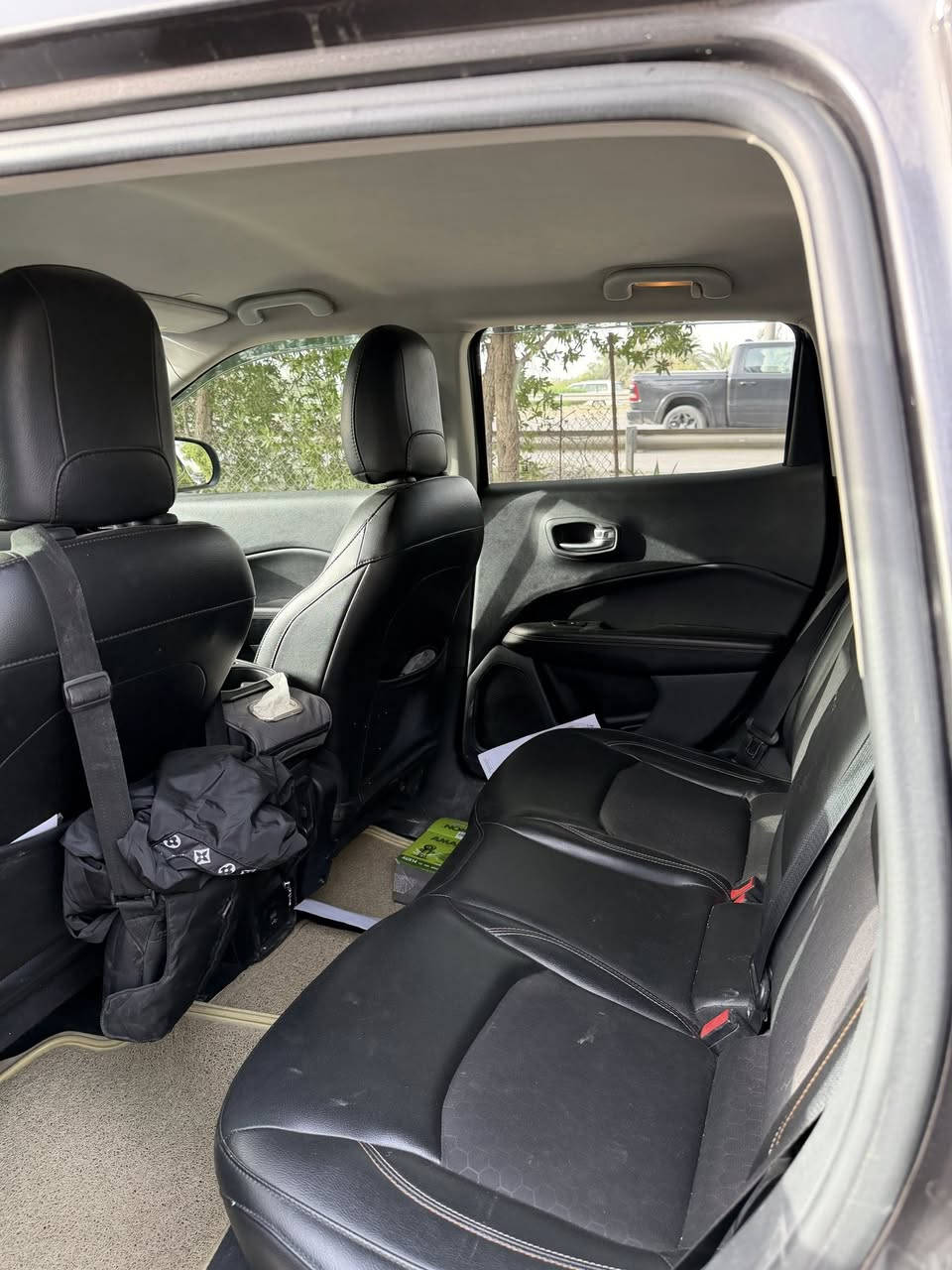 السلام عليكم
Jeep Compass Latitude 2018

جيب كومباس لاتيتيود 2018

للبيع او المراوس حسب القناعه

السياره رقم بغداد بأسمي سنويه وهزه جديده قبل شهر تقريبا جددتها

وارد امريكي ضربتها خلفيه بدون اي ايرباك كل الايرباكات سليمه 

مرفقه صور الضربه والسونار

ماشيه 173 الف " كيلو متر "

محرك 2400

السياره نظيفه والحمدلله مسويلها ادامه كامله مناقصها شي بس المازدات يحتاجلها لايت للعدسه

كاميره خلفيه

رادار امامي

شاشه لمس صغيره

هاندبريك بصمه

تشغيل عن بعد

كهربائيات وكير ومحرك كله مكفول وبلادي

السعر : 125

مكاني : بغداد / حي الخضراء

***********
