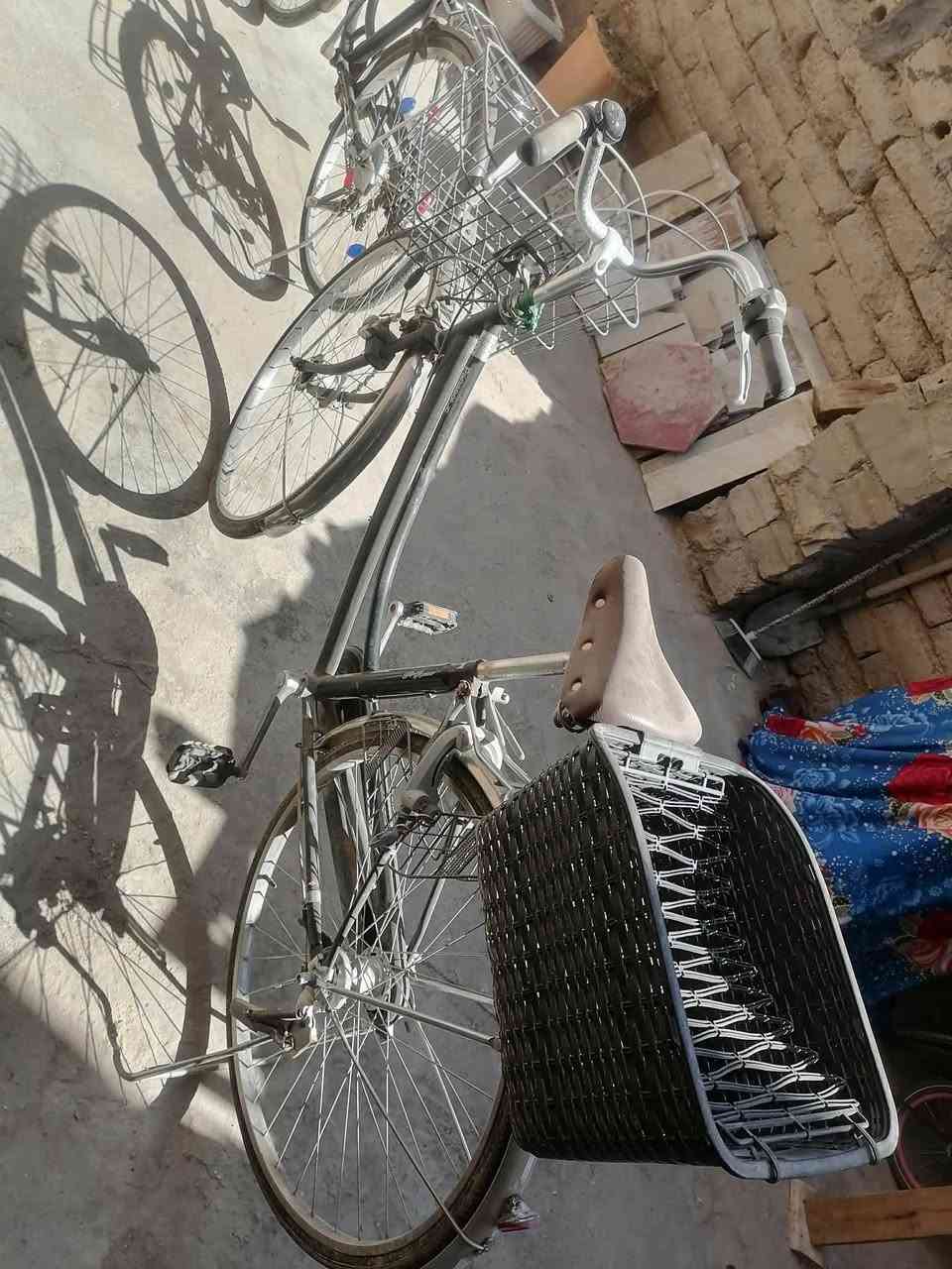 باسكلين للبيع      
حجم ٢٧  
مكاين  كير شغال  وسلات خلفي امامي نضيف فول مواصفات تجي يمي وتشوفه 🌹 قفل امامي وخلفي 

حجم ٢٦

فول مواصفات سلات خلفي وامامي قفل أمامي وخلفي
مكاين كير شغال

للاستفسار الاتصال على الرقم هذا
    (*********** )
