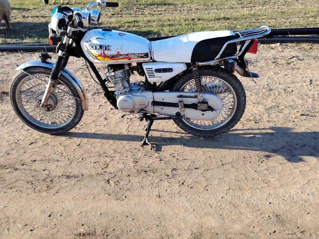 سلام عليكم موطور تايكر مودي 2019وزن ثقيل معمر بستم ولفات فقط اطبكه اجوه شرط ما ممدود عليها صبانه  جديد مكينه شرط خرسه دشبول جديد وايرمنيه كلها شغاله باتري جديد الموطور كلو شرط شعله ومعدل نار 🔥  دبلات شغاله المكان قاطع السبعاوين الخالديه الاستفسار اتصال *********** ملاحضه مو شراي لا تجي وتفلسف براسي
