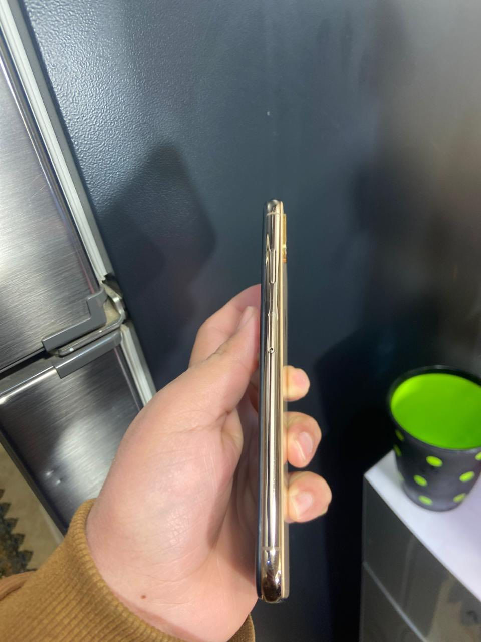 سلام عليكم آيفون اكس ماكس للبيع جهاز نظيف فقط مبدل بي شاشة فيس ايدي ما يشتغل غير هاذ جهاز نظيف بطارية79بلادية ما يصرف شحن ابد ذاكرة 256سعر 190وبي مجال قليل مكاني حي اور رقم ***********
