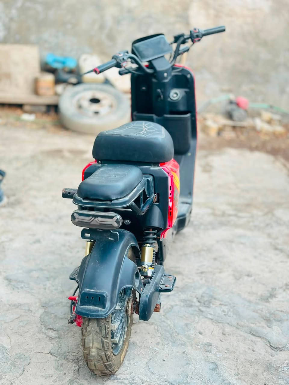 R11
سرعتها 100
بسعر مناسب كلش
عوزها بطاريات بس 
جانت متروكه 
شراي راسلني واتساب ***********
