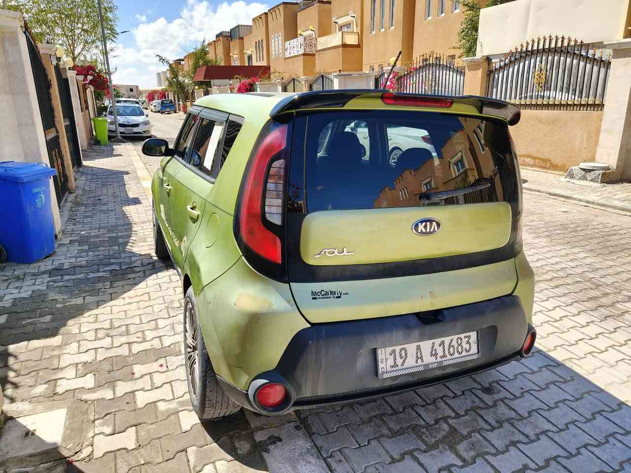 السلام عليكم 
كيا صول 2015 وارد امريكي رقم كربلاء بأسمي سنويه جديدة محرك 1600 gdi  السيارة جاهزة مابي اي نقص من تبريد وحدادية كله جاهز محرك وكير مكفول ضربته بامريكا فقط الدعامية الخلفية وشويه من باب الصندوق والصور الحادث ورقم شاصي وبيه بنيد مبدل اصلي تفصيخ نفس اللون بسبب حادث بالعراق تم تبديله بسبب اللون جارد وصور الحادث قبل التصليح موجودة ومرفقة مع الصور والسعر 105 ورقة وبيه مجال والسيارة موجودة في محافظة النجف الاستفسار الاتصال على هذه الأرقام *********** / ***********
