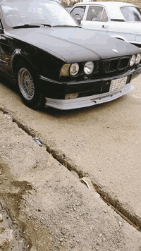 اسلام عليكم الوحش للبيع e34BMW حجم 525 موديل 1991 محرك مسكر فانوس  بجم عريض 🏮عليها ادامه كامله للمكينه كفاله كير مكينه اكسن شلعه معدل فول 🥰 كهربائيات كلها شغاله تبريد شغاله 🥶 شاشه اندرويد مرايت جوانب منفصل كهربات تحكم بل مري فول واحد على واحد عليها ويل خليه جديد طخم تاير جديد خرفتها حلوه عوزها ترتيب للبطاين حديده اماميه 70 بل 100 حديده خلفيه 100 بل 100 رقم كربلاء مشروع وطني وين ما يعجبك تتحول بسم عمي  سنويه صاقطه  نافذه    السعر 48 وبيها مجال   والي  تعجبه  ستفسار *********** مكاني ذي قار
