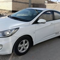 اكسنت 2013 للبيع السياره مكفوله بيه شبر بارد باب السايق فقط الباقي مكف...