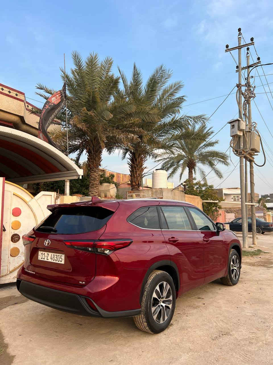 Toyota Highlander 2023XLEالسلام وعليكم
حجم المحرك 4 سلندر (2.5L) توربو 

🔴عدد المقاعد 7 راكب  

🔴المواصفات :

بصمة تشغيل
بصمة ابواب
صندوق شفط كهربائي
رادار امامي (تحديد مسار)
رادار جانبي (نقاط عمياء)
رادار خلفي (التحذير من الاصطدام)
كشنات جلد+تحكم كهربائي السائق
تحكم وضعيات القيادة sport
.normal..eco..snow
اوتو هولد Auto Hold
هاند بريك بصمة
مانع انزلاق+ABS
اوتو ستارت Auto Start
اوتو ستوب Auto Stop 
تبريد مركزي
شاشة كبيرة لمس+ كاميرا
منافذ USB+AUX
تحكمات استيرن
مثبت سرعة cruise
شاحن لاسلكي 
السعر 310 وبيها مجال 

***********
