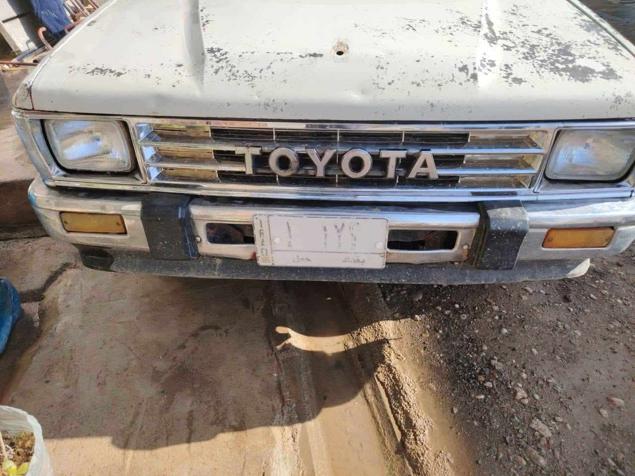 السلام عليكم عندي هاي السيارة بيها رقم مميز 
172المكان كركوك-داقوق السعر 70 ورقه و بيها مجال موديل 1987 
رقم الهاتف ***********-بي واتساب دكوك, كركوك
