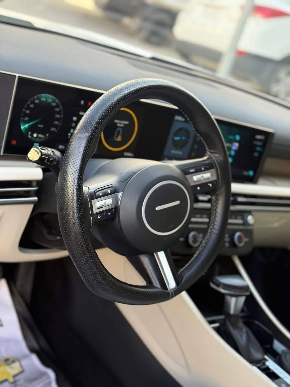 السلام عليكم توسان رقم بغداد موديل ٢٠٢٥ للبيع او المرواس بسياره اقل علمود الفرق سياره جاهزه جديده ع وضع الشركه 
فووول مواصفات مانقصه اي شي 
السياره بأسمي شخصيا مكاني بغداد جسر ديالى 
السعر ٢٢٥ وبيه مجال 
***********
