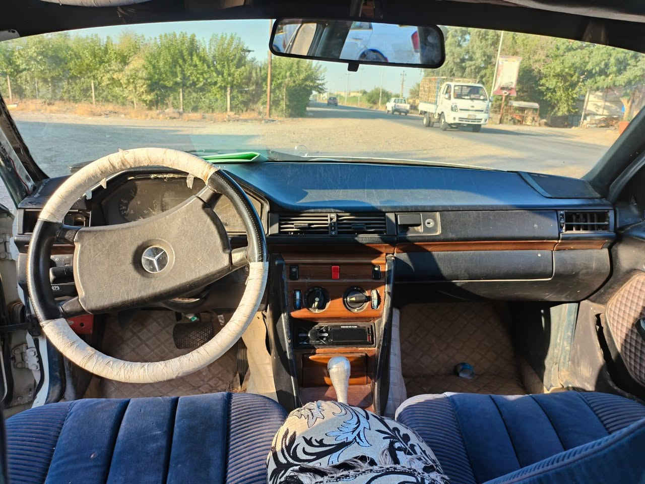 مارسيدس 1985
تايه و ويل تازه
سةره دةبل نةتةقيوه
پاترى تازه
مةكينه 3000
ئارم كؤنةكان
سعر 27و معامةله 
سةيارةى ماله دينارى مسروفى نيه


**إذا كنت صاحب هذا الإعلان وتريد حذفه لأي سبب، رجاءا أرسل رسالة إلى الدعم الفني**