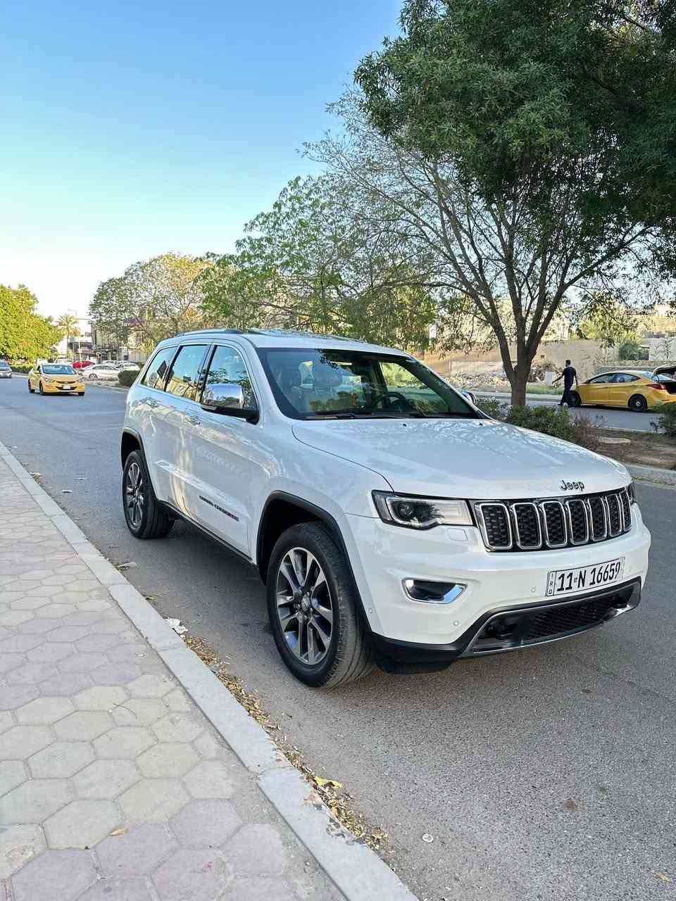 عندي جيب لمتدد بلاص فول مواصفات خليجية ١٨ بأسمي فحص وهزه ورقم جدد بغداد تخم تاير جديد دنلوب محرك ٣٦٠٠ والكير ثمان نمرمكفولات والسيارة كلها مكفوله عدا البارد باب السكن فقط ثلاث شاشات فور درايف كشنات كهرباء خزن ميموري الأتصال 

مري قلاب وشفط وهيتر وصندوق كهرباء بصمه ويدات بصمه تشغيل عن بعد إطفاء ذاتي ماشيه 69 الف 

بصمه ابواب

كشنات كهرباء

كشنات جلد

كشنات تدفئه تبريد

كشن ميموري ذاكره

جنطه كهرباء شفط

تشغيل عن بعد

شاشات ٣

تحكم ستيرن 

شفتات ستيرن 

ستيرن هيتر كهرباء

سماعات دمام

محرك 6 3600

توقف ذاتي 

حساسات امامي خلفي

منضومه زنوون

***********

*********** 

اخوان العراقنا بيه واتس اب
