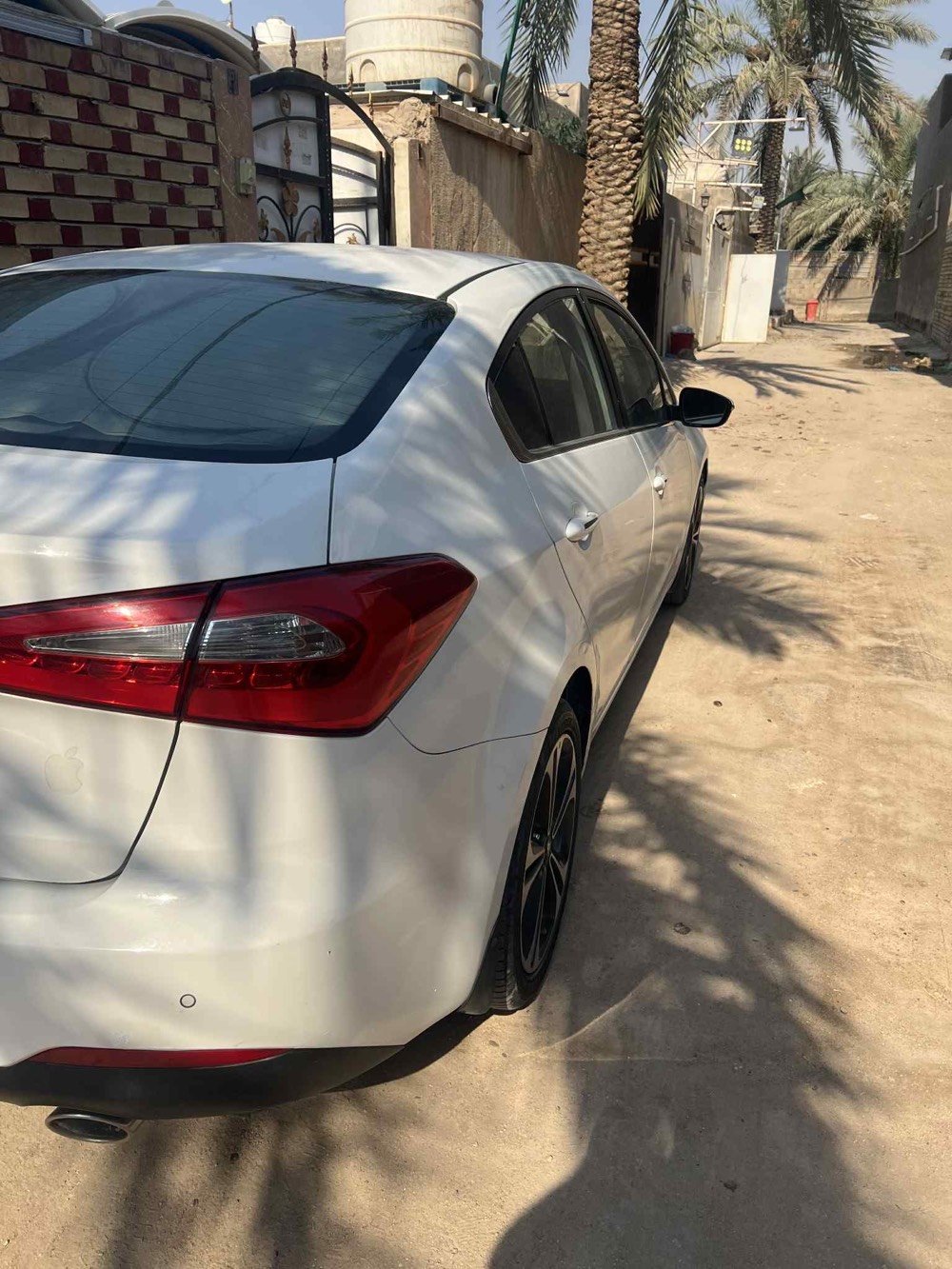 كيا سيراتو 2014 فول ماعدا بصمه رقم اربيل دولي بيهه جاملغ الامامي صبغ بدون دوخل وشوي بارد 