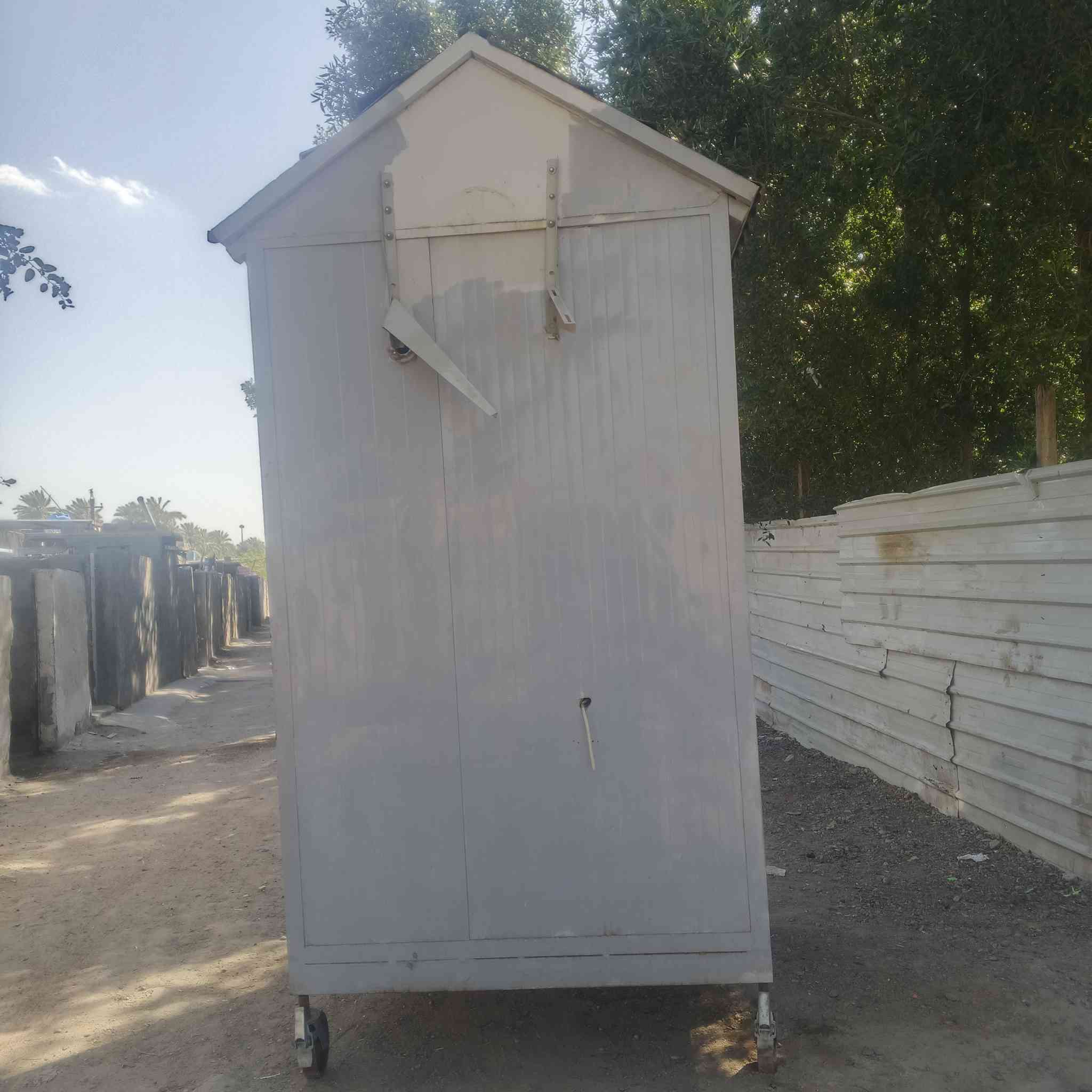 كرفان حراسه مستخدم السعر 500 مكاني بغداد حي القادسية رقم الهاتف *********** _‏‪***********‬‏
