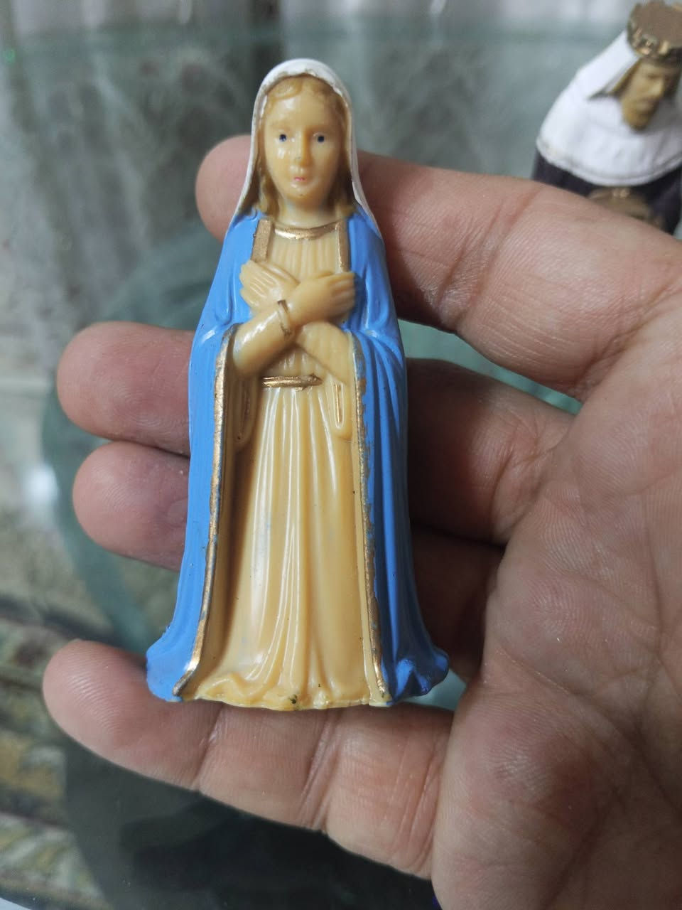 ✨🎄 للبيع مجموعة مغارة ميلاد السيد المسيح – 8 قطع 🎄✨
🌟 مجموعة مميزة بتفاصيل جميلة وألوان زاهية، مناسبة للديكور، وجامعي التحف والمقتنيات الدينية.
📦 المحتويات: 👶 الطفل يسوع في المذود
💙 السيدة مريم
🤎 القديس يوسف
👑 المجوس الثلاثة
🐑 خروفان
✅ عدد القطع: 8 قطع
✅ الحالة: جيدة جداً وجاهزة للعرض
🎁 قطعة رائعة لإضافة لمسة تراثية مميزة أو لإكمال مجموعة المقتنيات.


**إذا كنت صاحب هذا الإعلان وتريد حذفه لأي سبب، رجاءا أرسل رسالة إلى الدعم الفني**