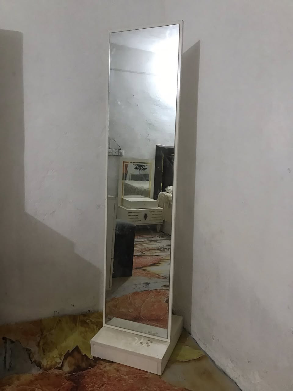 غرفه تركيه جديده ساله شهر  مستعمله ثكيله درجى اوله السعر ٨٥٠ بيه مجال قليل مكاني حله ابي غرق ***********
