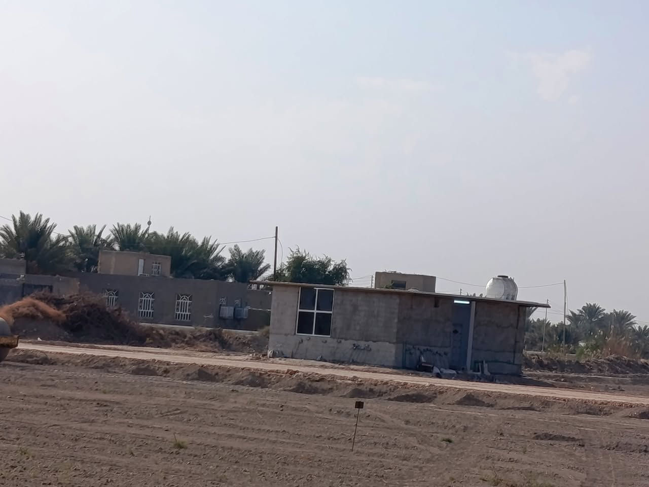 نبده على بركات الله 
يوفر دوانم مزارع سند طابو 25 تحويل بسمك ثاني يوم
متوفر كافه الخدمات 
ماء اساله 
تبليط +جسر صب كونكريت
كهرباء
ماء سقي لمزروعات 
(لمكان دوانيه طريق دوانيه نجف الشافعيه) من البدايه نزلت لجواسم 
من النهايه خلف حي الموضفين  قرب سايلون الشافعيه
تبعد 5دقايق عن شارع دوانيه نجف 
ايضن يتوفر بعض لدوانم فيها نخيل جيد 
انته ماعليك بس تجي تحجز مزرعتك متوفر كادر ختصاص زراعة 
+964 771 332 3135
0782 779 5803
