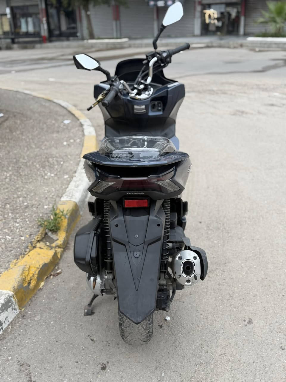 سلام وعليكم بيس اكس جيل ارابع دراجه مكفوله كفاله عامه حساس كهربايات كله شغال  جيب فيتر وياك وفحص سعره 14العنوان شارع الكفاح 
***********
