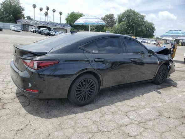 السلام عليكم
هايبرد Lexus Es 300H Base 2024 Night Edition
السياره يوم 12/1  تبطك بالامارات يعني بدايه الشهر الجاي
السياره ابيعها ع وضعها  مطروحه بالامارات 
السعر 210 
السياره هايبرد للعلم والتذكير
***********
