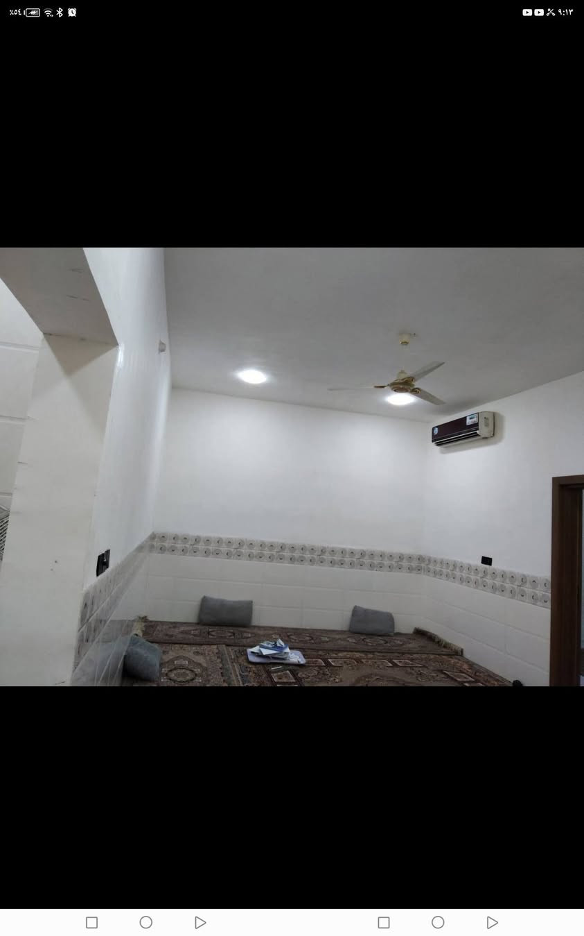 المكان:زوير الغربي قرب أسواق مارينا
بناء 2026 درجه اولئ
طابقين
المساحه ٢٠٠ م 
ال طابق لأول غرفتين وهول وصاله ومجمع صحيات داخليه وخارجيه وحديقه
طابق الثاني غرفه +سويت
الرقم ***********
