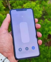 آيفون ١١ برو ماكس • ٢٥٦ • فيس ايدي معطل