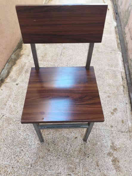 ميز مع / 8/ كراسي للبيع موصل حي سومر للاستفسار اتصال على / ***********
