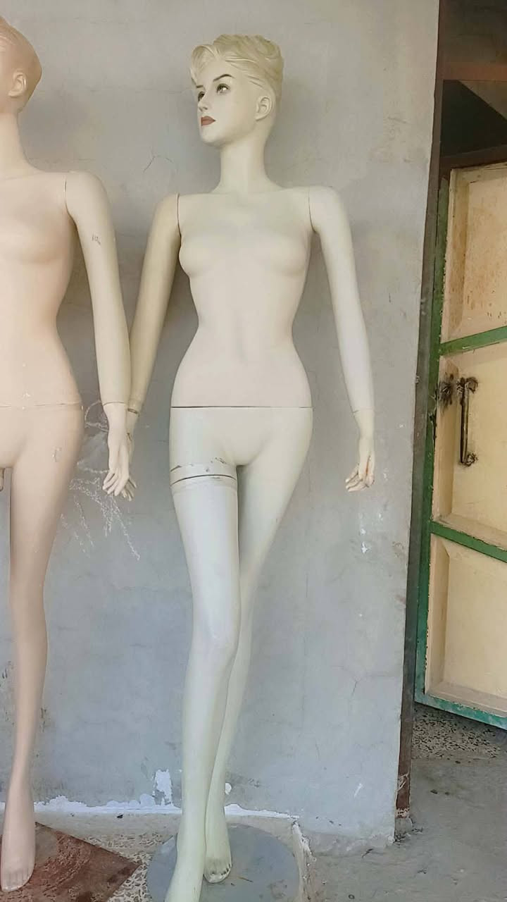 السلام عليكم 
مليكانات نسائي قطعتين اسعارهن مناسبة عنواني موصل ايمن حي الشهداء متوفر توصيل جميع المحافظات للاستفسار خاص


**إذا كنت صاحب هذا الإعلان وتريد حذفه لأي سبب، رجاءا أرسل رسالة إلى الدعم الفني**