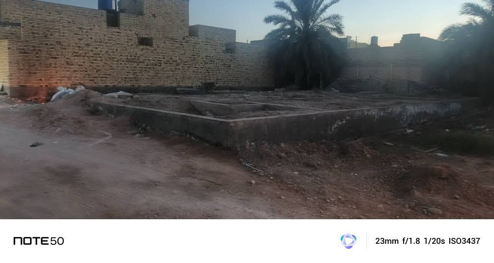 بتلو مدفون كامل المساحة ٢٠٠ متر 
العنوان.. حجي عبد الثالثة من جهة الساعة. تصير بضهر البيوت إلي مقابل جسر الزهور قريب السدة  . السعر ١٠٥ مليون 
*********** عمارة, ميسان
