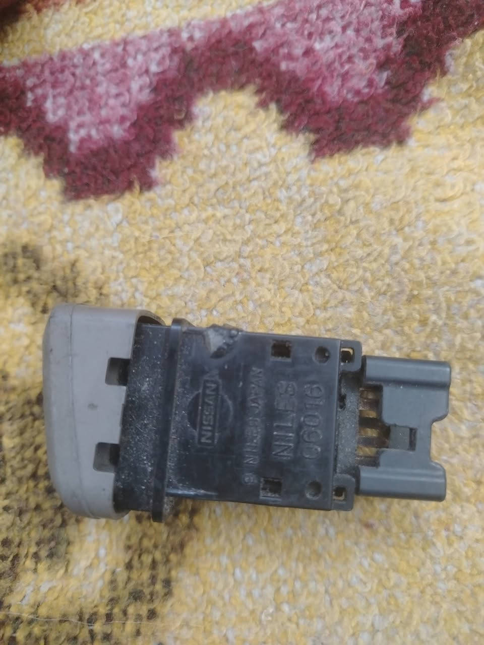 السلام عليكم غراض نيسان سني للبيع بغداد حي الجهاد *********** حساس كرنك تفصيخ اصلي عدد ٣
