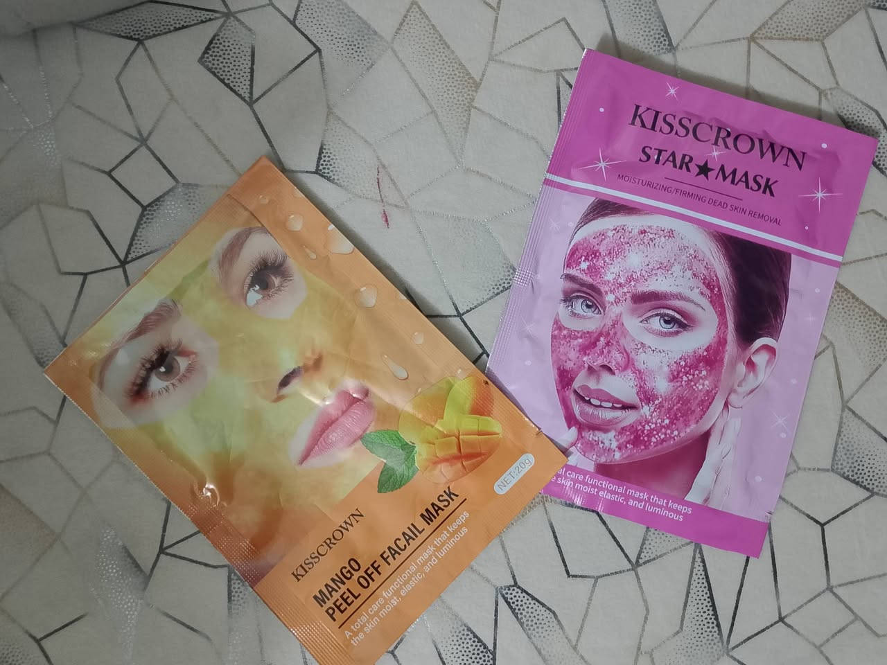 السلام عليكم مجموعه مكياج بسعار مناسبه ماركه كوريه يوجد خدمه توصيل داخل المسيب ***********
