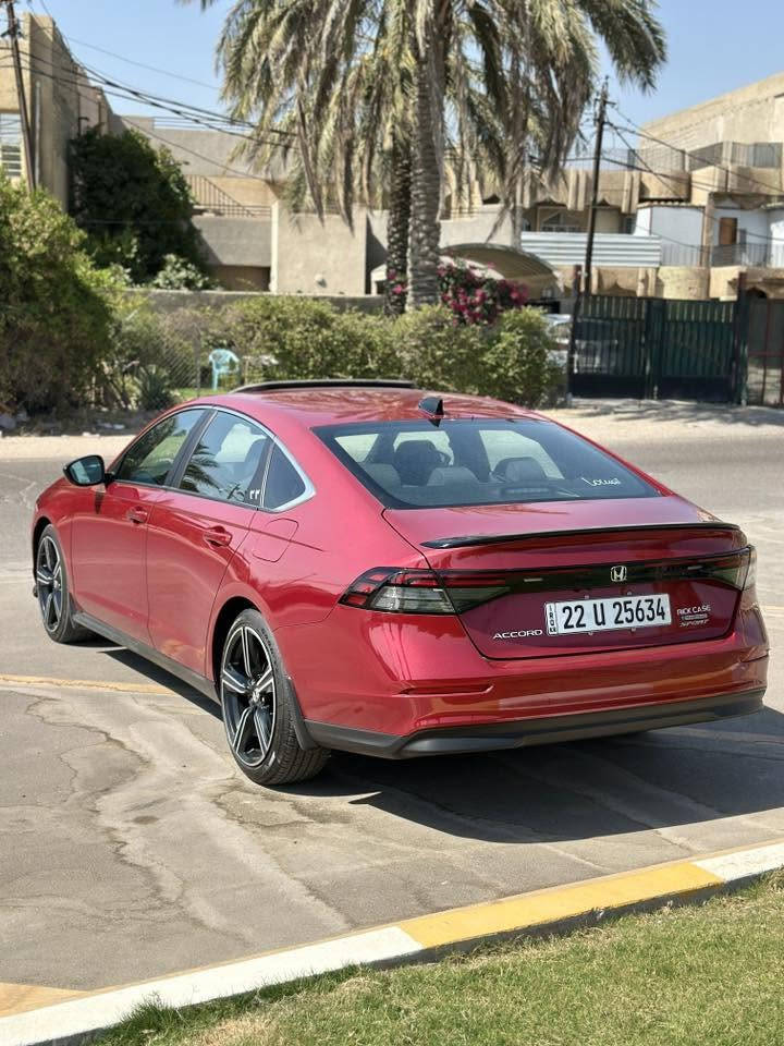 السلام عليكم
هوندا اكورد 2025 فئه سبورت
ماشيه 6,000 فقط
رقم اربيل باسمي شخصيا 
ضرر السياره جاملغ امامي وباب الراكب فقط بدون دواخل بدون اي ضرر داخل الشاصي او الغد مابيها اي ضرر و ضررها موضح بالصور

مواصفات السياره فول عدى الجلد كراسي تدفئه شحن لاسلكي قطعتين تبريد و هذا جدا قليل بفئه السبورت و باقي مواصفات السبورت المعروفه 
السعر 215 و بيها مجال بسيط 
مكان السياره بغداد الغزاليه 
رقمي ***********
