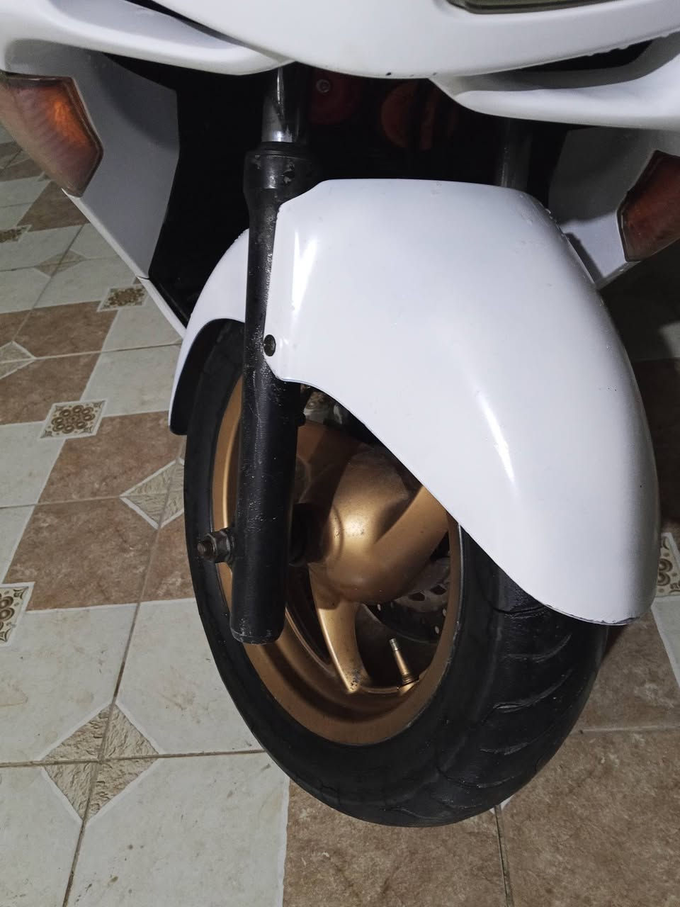 فورزه 08للبيع كامله مانقصها شي لايت زنون هورن سيدان رون واحد ونص كهربائيات كلها شغاله مكينه خير من الله وبيها تفاصيل اكثر السعر 525بيع مستعجل


**إذا كنت صاحب هذا الإعلان وتريد حذفه لأي سبب، رجاءا أرسل رسالة إلى الدعم الفني**