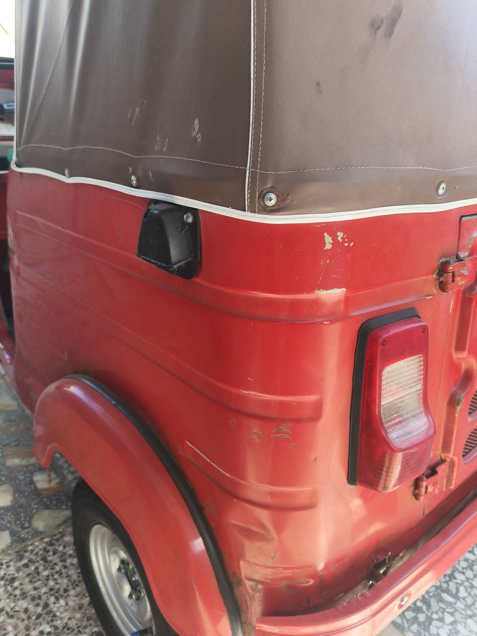 السلام عليكم تكتك 2018 رقم وسنوية تكتك جاهزه كبل للشارع مابيه صبغ بس دوس وبيه شويه بلغد موضح بالصورة مكينه خير من الله لا تنقيص ولاتبخير اكسن جديد مكاني البلديات السعر 5 وبيه مجال الرقم ***********
