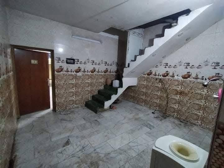مشتمل للأيجار طابق ارضي معزول بالكامل نظيف مساحته ١٠٠ م بالدوره منتصف شارع ٠ ٦ الجهه المقابلة لأسواق توشه   
أستقبال وغرفة نوم ومطبخ سيراميك وخدمات سيراميك  ومنور وكراج صغير  . مع خط مولده وسخان وماطور ماء . وبموقع ممتاز مع توفر كافة الخدمات وشارعه عريض  .

السعرررر       ٠ ٠ ٤   الف  دينار    . 

للأتصال والاستفسار   . . .    🤔

مكتب الوتد للعقار والمقاولات العامة    . . . ❤

***********      بيه فايبر واتساب    

 ***********

موقع المكتب  : -
الدورة منتصف شارع ٠ ٦ مقابل أفران اليسر    .

ملاحظة / تفاصيل كاملة مع الصور على صفحتي بالفيس
مكتب الوتد للعقار والمقاولات العامه  . 
 .
