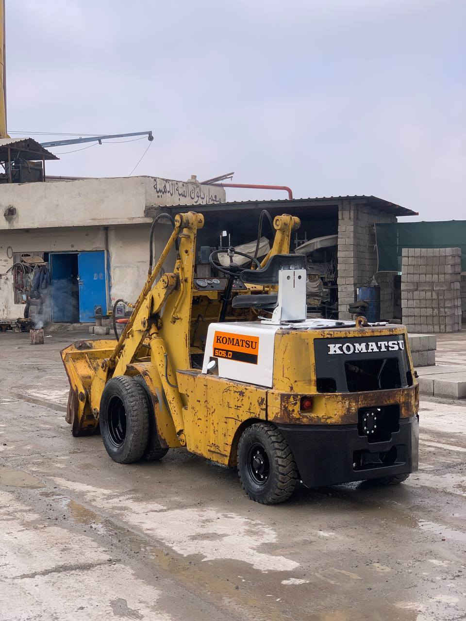 للبيع شفل ويرهم شوكيةموديل 1998 خمس طن
كير اوتوماتيك _محرك ازوز _اكسن _كلها بشرط. 
مكفول شفل وضع بلادي سعره44$ورقه أوبي مجال للإستفسار 

اكثر اتصال عل رقم "***********"
