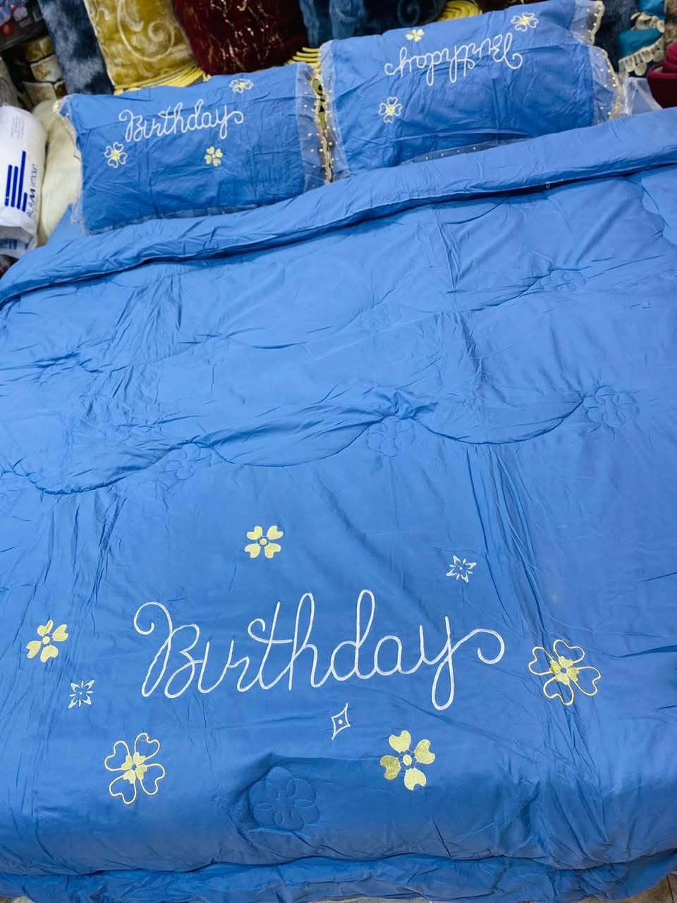 على بركة الله..💙
جديد جديد جديد

اللحاف نفرين قماش قطني صيفي مقطع مورد حفر تطريز وليس طبع اطراف تول حقيقي
خاماية درجة اولى 4 قطع

قياس اللحاف220*240
تلبيسة دوشك 180*200
وجهين مخده50*80

عنوان المجمع/ العروبة الاولى فرع شارع نزاهة القديم مجاور مطعم جود .

حجز واتساب ***********
توصيل متوفر داخل وخارج المحافظة.
