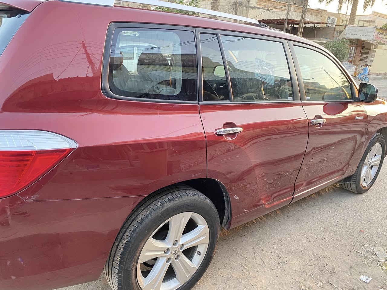 هالندر موديل 2010
6سلندر دفع رباعي محرك 3600
رقم بغداد  باسمي تحويل مباشر 
سياره فول ما عدا الفتحه 
محرك خير من الله تبريد ممتاز صرفيات بانزين ممتازه 
صدر حداديه  تايرات باتري جديد سياره كامله من كل نواحي 
دواخل فرش ارضيه جلد
سياره بيها صبغ ٣ قطع اثر جراد وصور موضحه وضع السياره الحالي .  
مكان السياره الانبار قضاء هيت 
للاسفسار ***********
