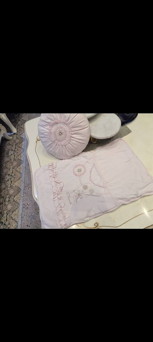 لعبة الطبيب ب ٥
لعبة الطبيب ب ٥
مجموعه دباديب و لعابات
مراية السا مع موسيقه حين فتح المراية و مع ميكروفون السا ب ٢٠ الف مشتريته ١٠٠دولار امريكيه
لعبه هوكي جديد غير مستعمل ب١٠ بس السكه الوسطيه ماكو
خيمة اطفال جبيره كلش ب ١٥
برده بيضه طول ٤امتار و ارتفاع ب ٢٨٠ و بنفسجي ب ١٥
مكعبات كميه جدا كبيره ب ١٠

ديكور الولادة استاند babyو   girl  و الصينية التقديم  و التعاليك ب ١٠
مفرش طفل ماركة Caramel ب١٠
مفرش الأزرق ب ١٥ استعمال كد مرتين او ثلاثه 
قطعه شحن للمنام. الطفل ب ٥
قطعه شحن لتنظيف الخشم ب ٥
مخدة مال الرضاعة الطبيعية قابلة للغسل لون وردي ب ٥
بغداد حي الجهاد ***********
