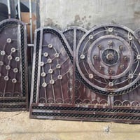 باب سلايت للبيع ارتفاع مترين وعرض ٣ متر و٤٠ سنتم ٠٧٧١٩١١٧٦٨٣