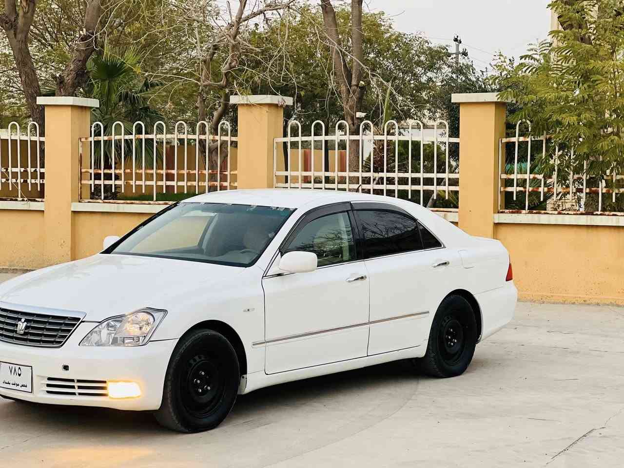 سڵاوی خوا لە هەموو لایە
شاینەی بڕاوەی ٢٠٠٦ بەسمە رەساسی گێڕ گەورەی مەکینە بچووک ناو زەرد  تازە داخل 
دەعامی بۆ دەعامی چاڵ و شوخت و قوپاوی پێوە نییە 
چوار دەبڵی لۆکی لەسەرە ، سەدریشی زۆر توند و تۆڵە
سعریشی ٤٨ گڵاو معامەلە گۆڕینەوەش بەشتێ بە دڵم بێ، شوێن کەلار ، ژمارە موبایل ***********
