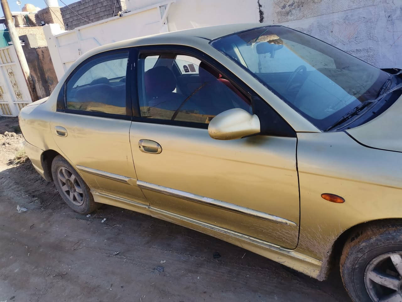 سلام عليكم كيا سبكترا موديل 2000 رقم بغداد كير عادي مسكر خصوصي بسمي لون اصفر ذهبي تبريد عاطل الكير تعبان يحتاج  تجفيت لو تبديل السعر ٣٨ وبيها مجال العنوان تاجي سبع البور ***********
