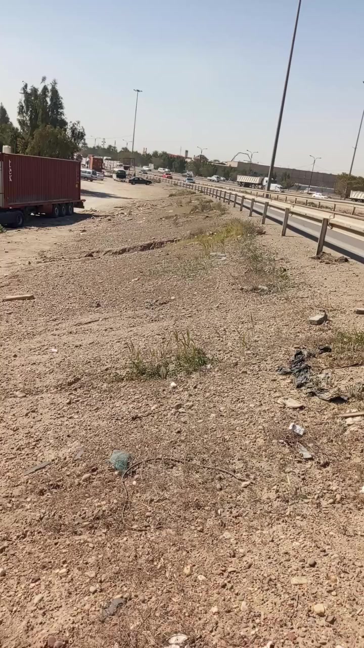 السلام عليكم 
بيت للبيع ناحية الرشيد حي الزيتون 
يحتوي على ٤ نوم هاي القطع مفروزه 
مسجله على طابو المحمودية سند 
البية بناء طابوك الموقع جداً حلو 
خدمات كامله ضمن حدود البلديه 
السعر ١٧٠ هاتف ***********
