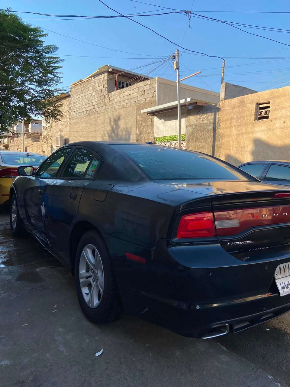 السلام عليكم جارجر ٢٠١٢ كنديه رقم سليمانيه سنويه منتهيه صار سنتين راعيها يمي تحويل مباشر مكانها بالبصره السياره بيها صبغ جاملغ خلفي صفحه السايق وصبغته جارده وجاملغ امامي مبدل بدون دواخل بدون ايرباك مكينه كير حداده  الصدر ٦٠٪؜ الخلفيه جديده تخم تاير جديد منضومه زنون تبريد ثلج السياره بلاديه ماملعوب بيها ماشيه ١٧٧ رايدها ١٢٥ والي مايعجبه السعر يكدر يعبر المنشور وكلشي موجود بالسوك (***********)
