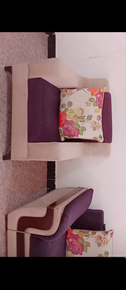 تخم تركي كسر مابي نضيف اربع قطع قفله 150 رقم ***********
