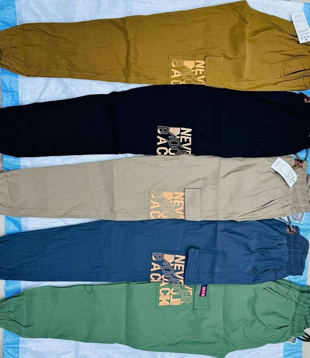 كتان سوري فول ليكرا 
القياس 
M l XL XXL 
الشد 20قطعه ب/٨٥
الشد بألوانه يجي


**إذا كنت صاحب هذا الإعلان وتريد حذفه لأي سبب، رجاءا أرسل رسالة إلى الدعم الفني**