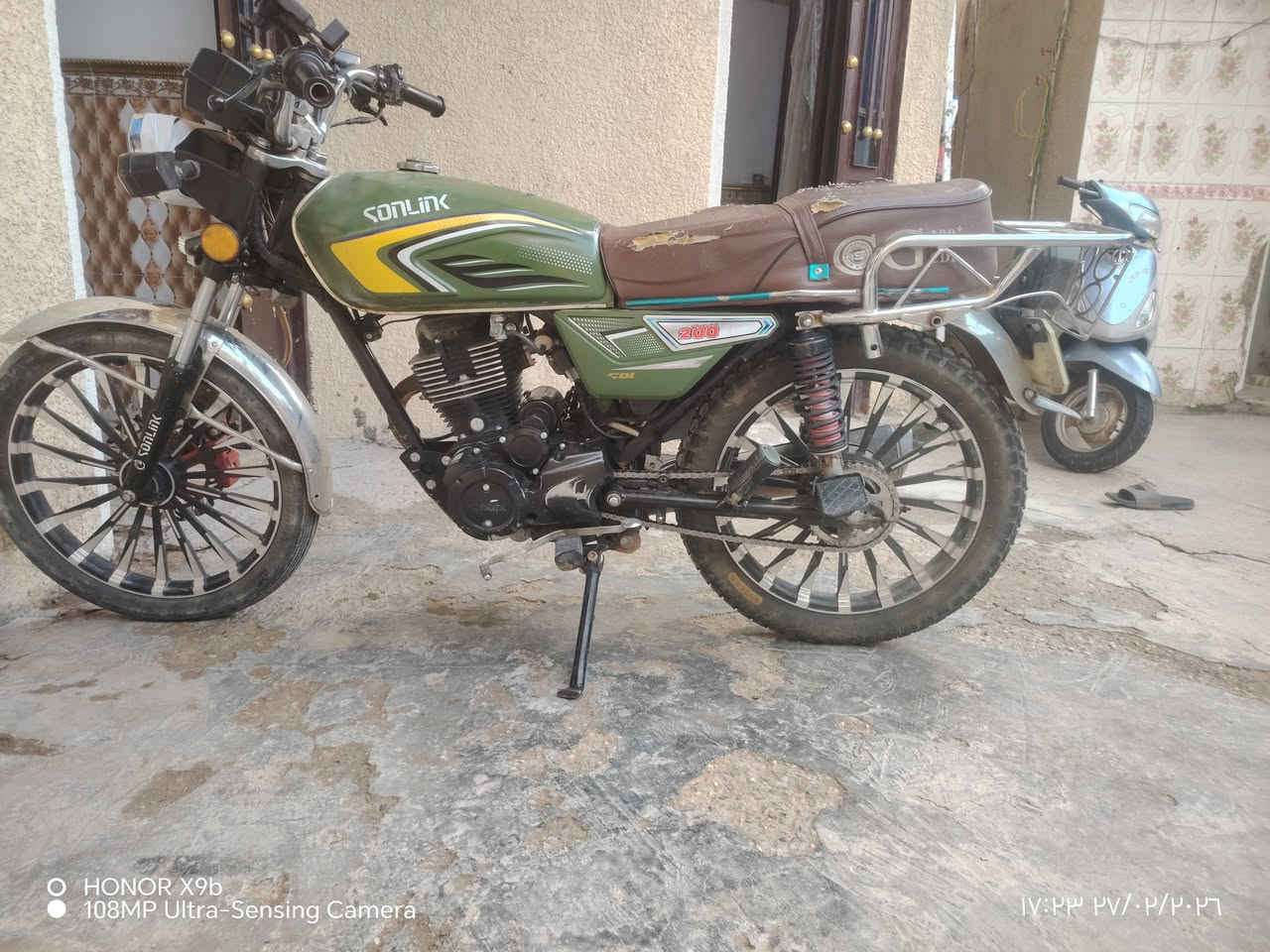 السلام عليكم ايراني 5كير 2024 شهر 11 مكينه كير ضفيره خير من الله تايرات وبنزات وزنجيل ودشالي وكتفات وباتري كله جديد دراجه نضيفه ومرتبه مكاني حي اور سبع قصور *********** 
سعرهه 600 وبيهه مجال حك الجيه
