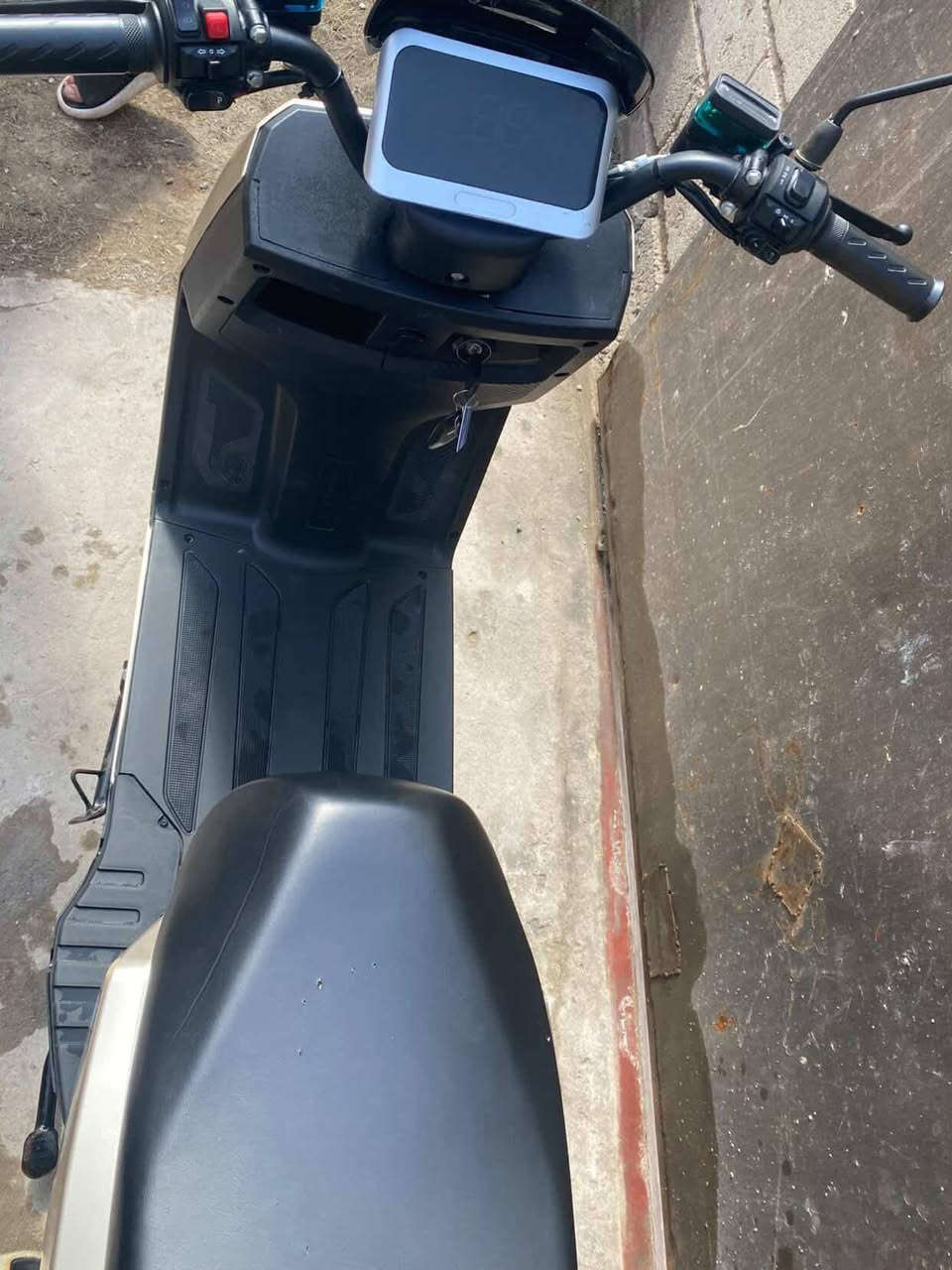 موطور سكنس شحن للبيع نظافتة 90 بطارياته ع فحص اريده ب 600وبيه مجال
اتصال ع ‏‪ 0783 883 4355‬‏
