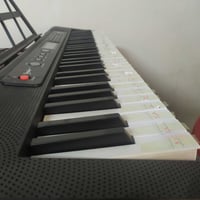 موجود.كيبور بيانو 61 مفتاح للبيع السعر 50 الف للتواصل 07887474202