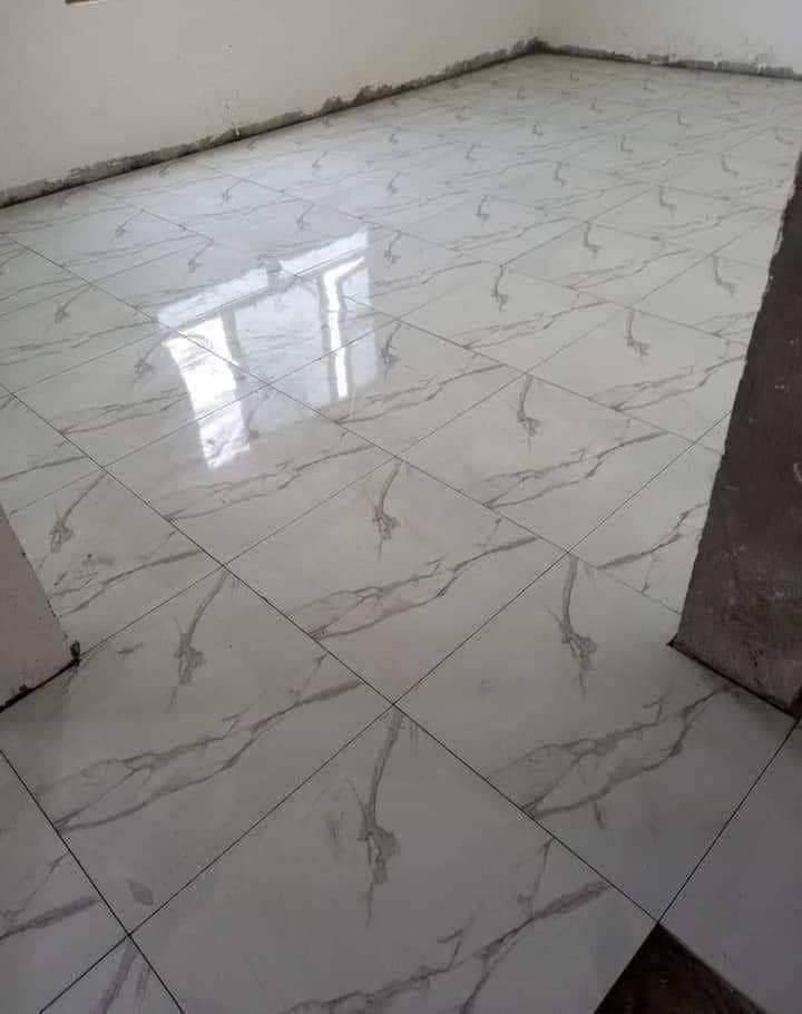 السلام عليكم خلفه سيراميك جدران و ارضي  متفرغ باليومية وبالمتر للاتصال او مراسله خاص ***********
