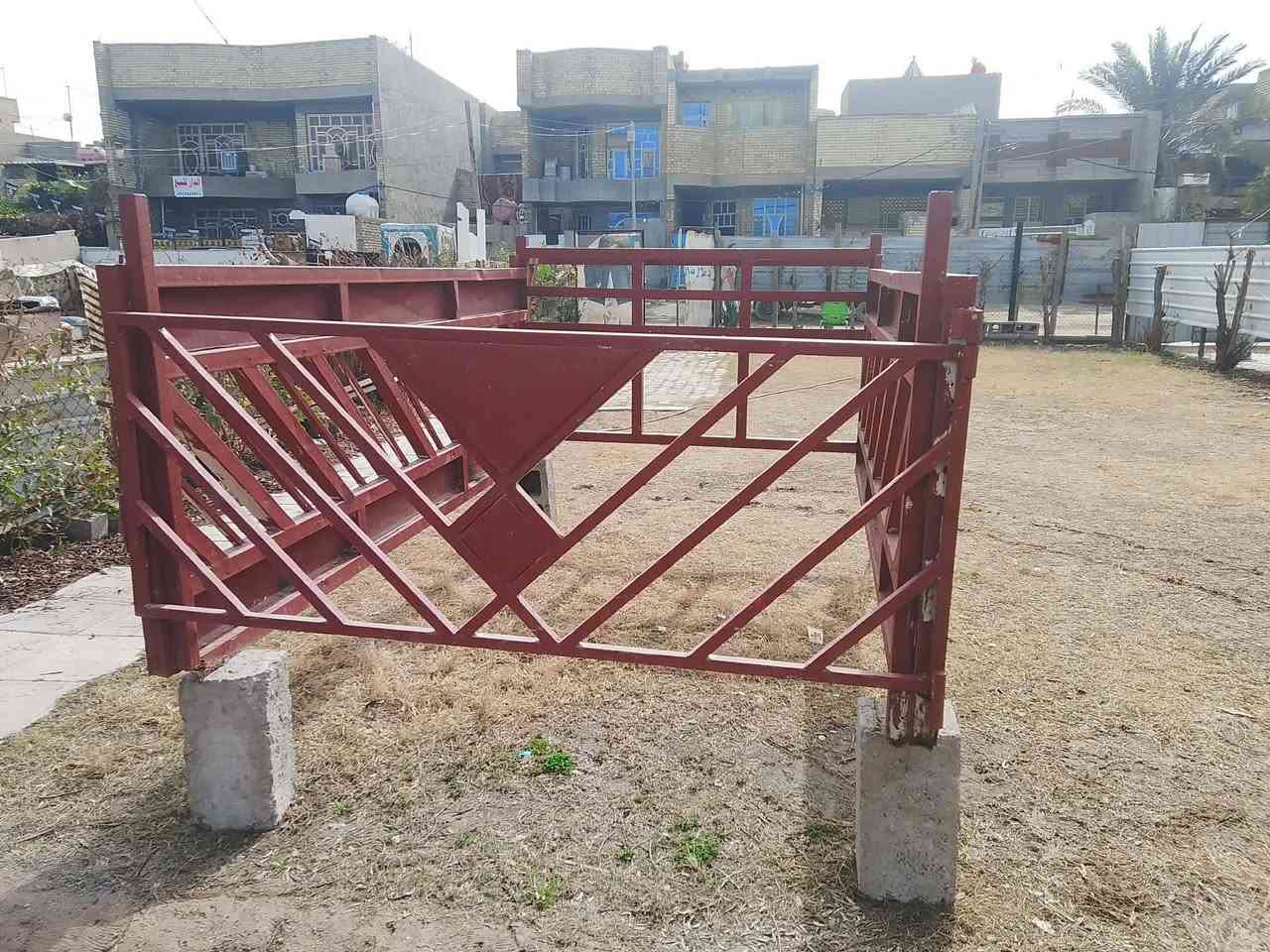 السلام عليكم محجر البيع نضيف بدون خياس مال مكاني بغداد الشعله السعر 250 وبيه مجال هاتف ***********
