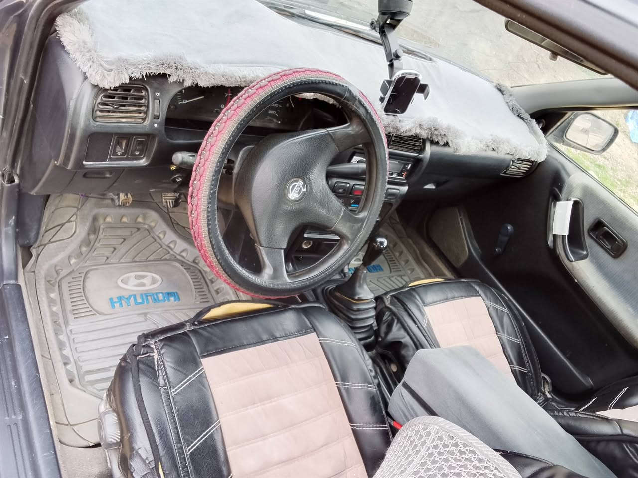 نيسان سني موديل92رقم انبار دولي كير محرك شرط مال سني قبق اسود شرط صدر جديد كابريته باودر صبغ عام لجماليه سياره ربع ما تصرف عليه شرط التحويل بسمي السعر 38بيه مجال قليل مكان السياره صلاح الدين اتصال 
***********
